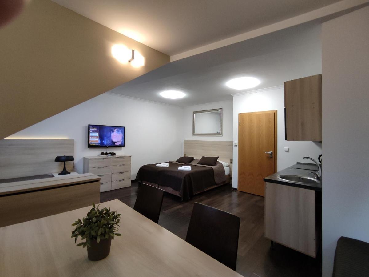 Anensky Apartman C303 - S O2 Tv A Stabilni Rychlou Wifi, S Moznosti Dokoupeni Bufetovych Snidani - By Relax هاراشوف المظهر الخارجي الصورة